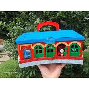 Thomas & Friends Take Along Play Roundhouse Station Storage Carry Case Complete
